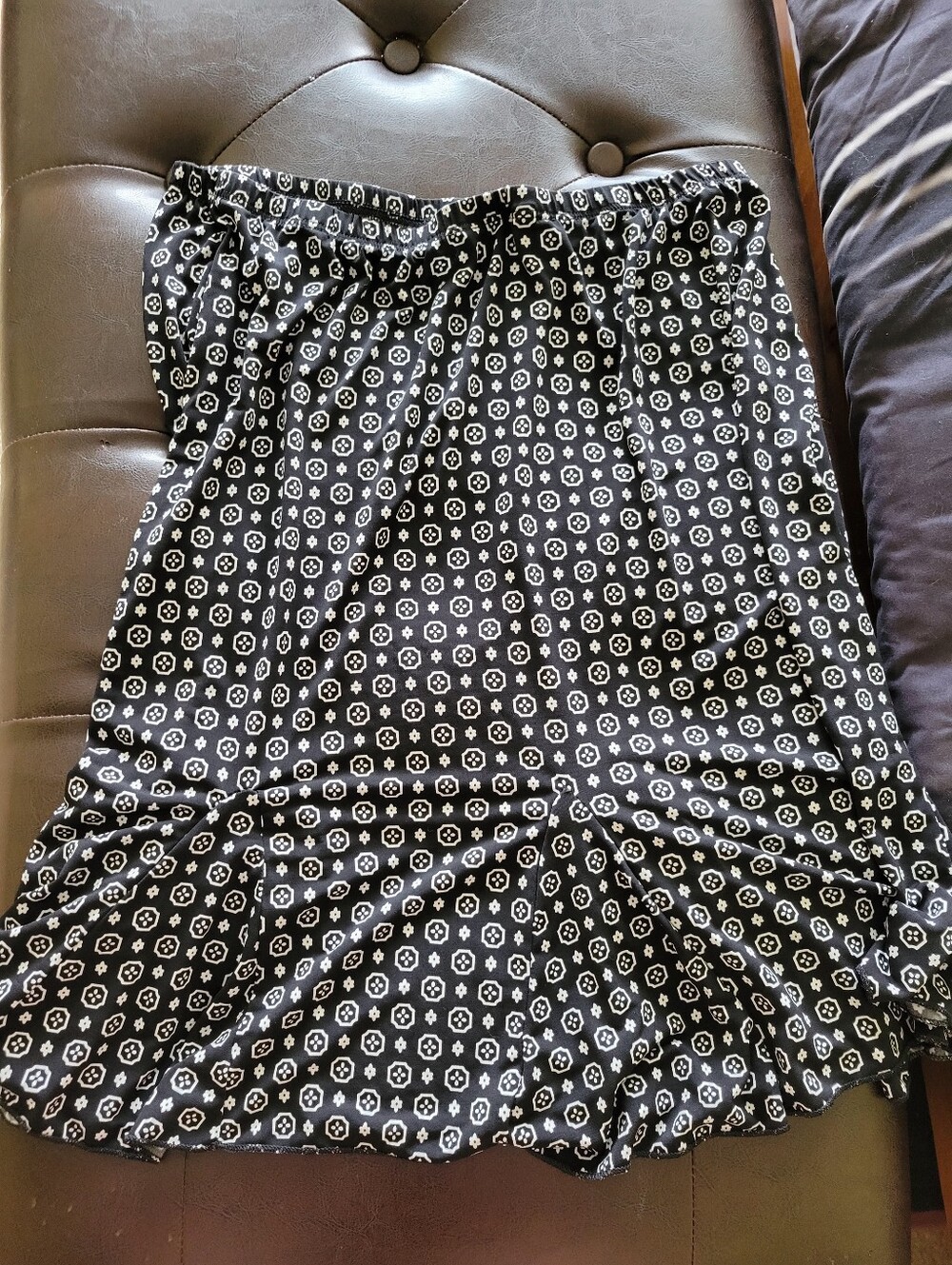 Briggs New York Black and White Floral Circle Skirt